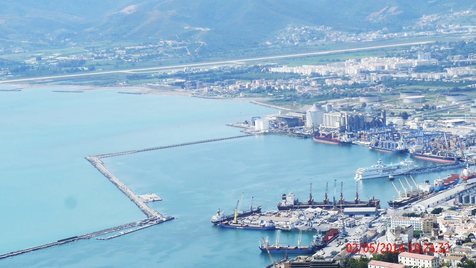 Vue aérienne du port de Béjaïa