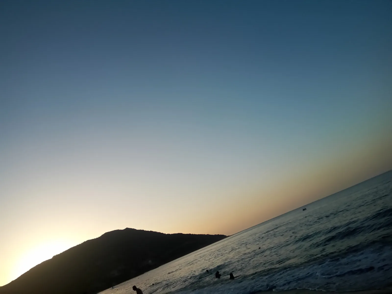 Vue sur la mer depuis la plage de Saket à Béjaïa